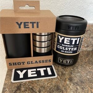 Yeti classic Black authentic 4shot glass & carry case NIB & 12oz Colster Set